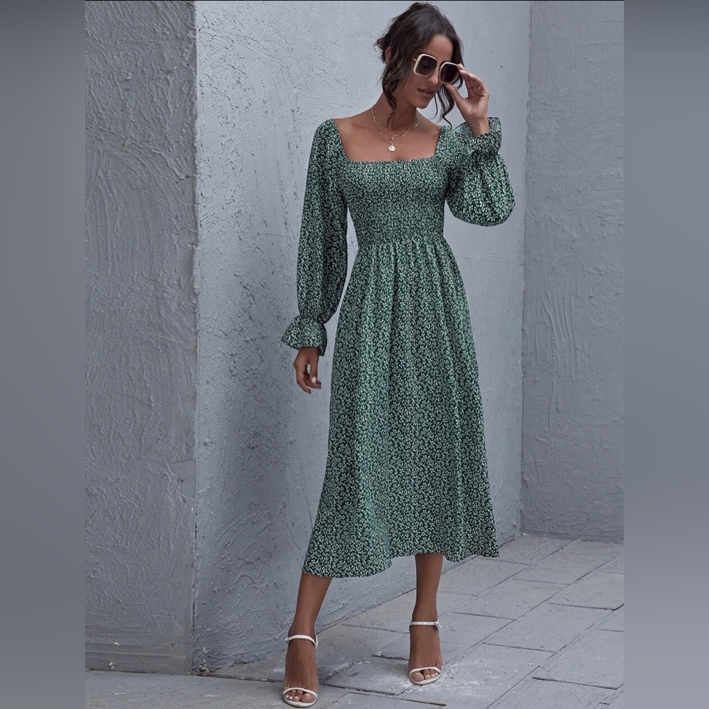 Green Belle Sleeve Ditsy Floral Dress